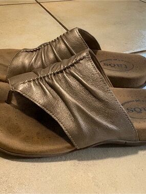 Taos Footwear Metallic Bronze Slip-On Sandals